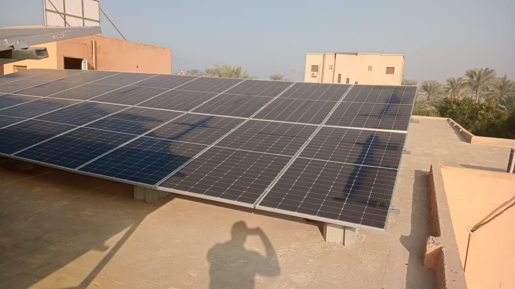 توفير تيار كهربائي من الطاقة الشمسية للحد من التغير المناخي